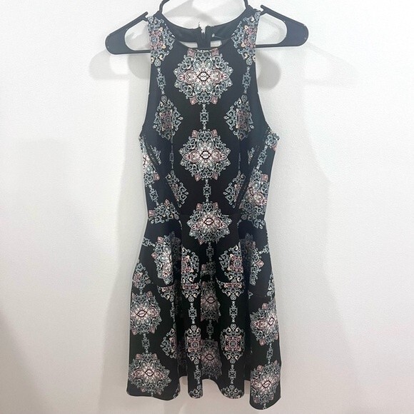 Black and colorful mandala print fit and flare dress size XS - Picture 3 of 8
